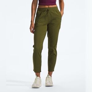 The north face nwt Women’s Never Stop Wearing Pants forest olive green